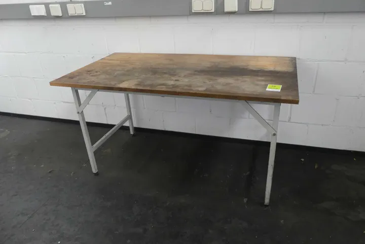 Arbeitstisch Maße in cm ca. 150 x 80 x 80